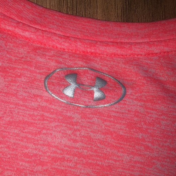 Under armor top - Picture 6 of 6